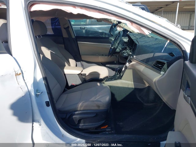 Hyundai ELANTRA SE 2019 5NPD74LF8KH424777 Image 5