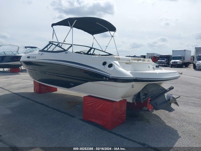 Продажа на аукционе авто 2015 Stingray 23, vin: PNYUSCBLK415, номер лота: 38252388