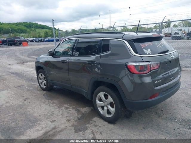 Jeep Compass Latitude 4x4 2018 3C4NJDBB7JT252826 Image 3
