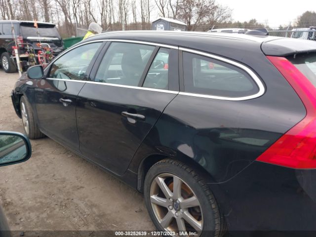 YV140MEK0H1371808 Volvo V60 T5 Premier