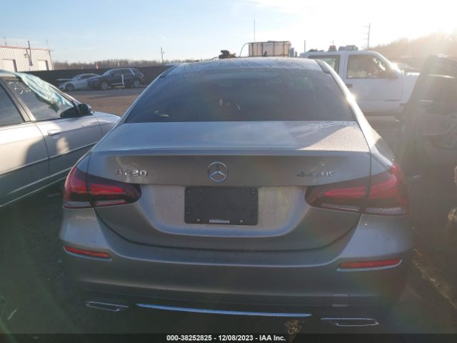WDD3G4FB9KW002778 Mercedes-Benz A 220 4matic