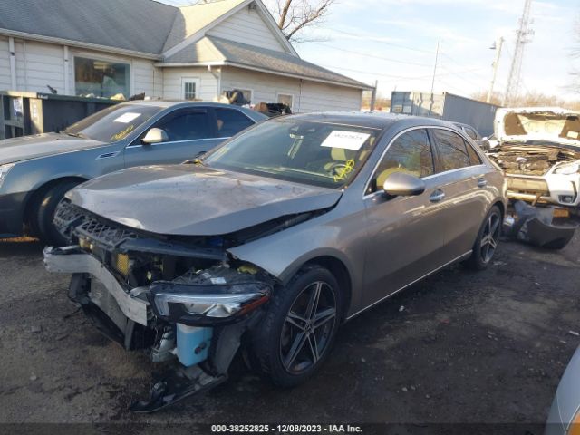 WDD3G4FB9KW002778 Mercedes-Benz A 220 4matic
