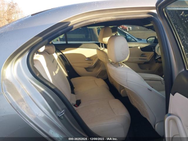 WDD3G4FB9KW002778 Mercedes-Benz A 220 4matic