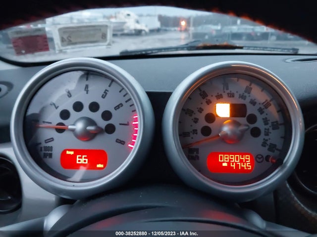 2006 MINI COOPER S WMWRE33536TN28556 Photo 6