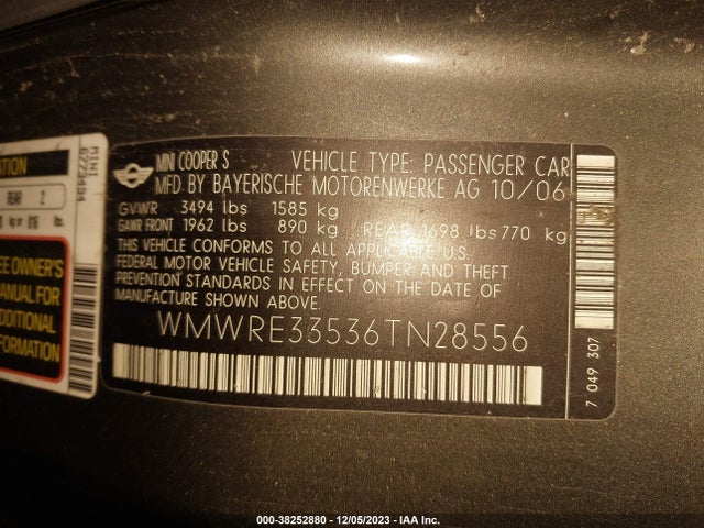 2006 MINI COOPER S WMWRE33536TN28556 Photo 8