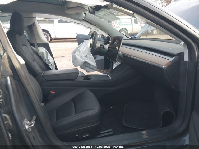 2023 TESLA MODEL 3 5YJ3E1EB8PF390419 Photo 4