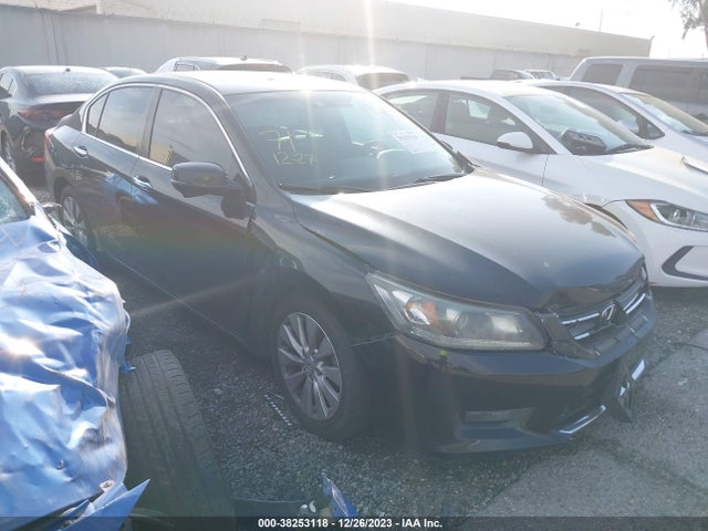 2015 1HGCR2F87FA143754 main image