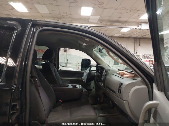 2011 CHEVROLET SILVERADO 2500HD WORK TRUCK VIN: 1GC1KVCG8BF182955