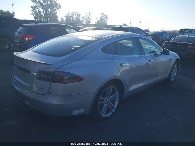2013 TESLA MODEL S PERFORMANCE VIN: 5YJSA1CP1DFP08835