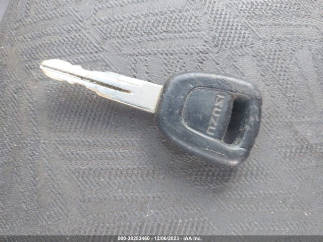 2004 ISUZU RODEO S VIN: 4S2CK58WX44312374