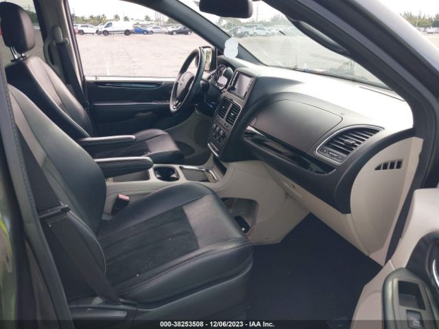 2C4RDGCG1JR297431 Dodge Grand Caravan Sxt