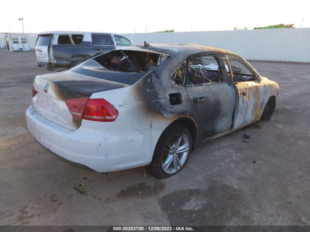 1VWBN7A33EC020533 Volkswagen Passat 2.0l Tdi Se