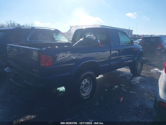 2003 GMC SONOMA SLS VIN: 1GTCT19X138265011