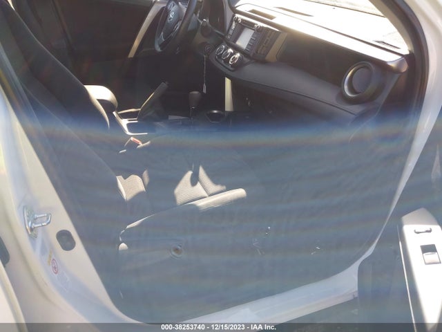 2018 TOYOTA RAV4 LE VIN: JTMZFREV5JJ156531
