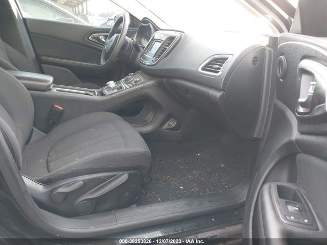 Chrysler 200 LX 2015 1C3CCCFB1FN731535 Image 5