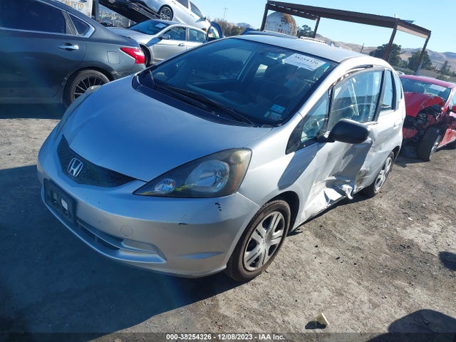 2011 HONDA FIT VIN: JHMGE8H34BC022595