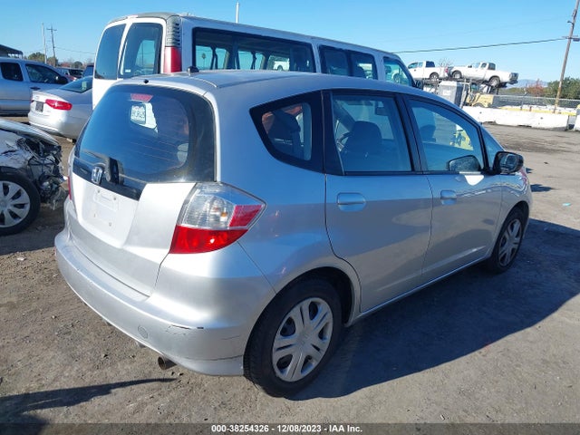 2011 HONDA FIT VIN: JHMGE8H34BC022595