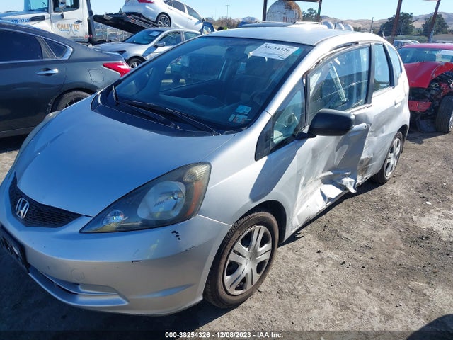 2011 HONDA FIT VIN: JHMGE8H34BC022595