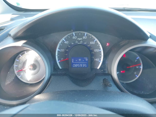 2011 HONDA FIT VIN: JHMGE8H34BC022595
