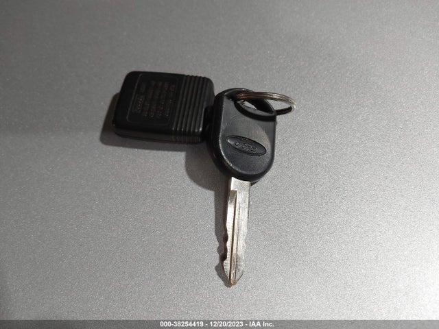 2007 FORD FOCUS S/SE/SES VIN: 1FAFP34N37W193951