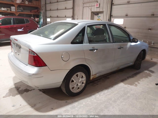 2007 FORD FOCUS S/SE/SES VIN: 1FAFP34N37W193951