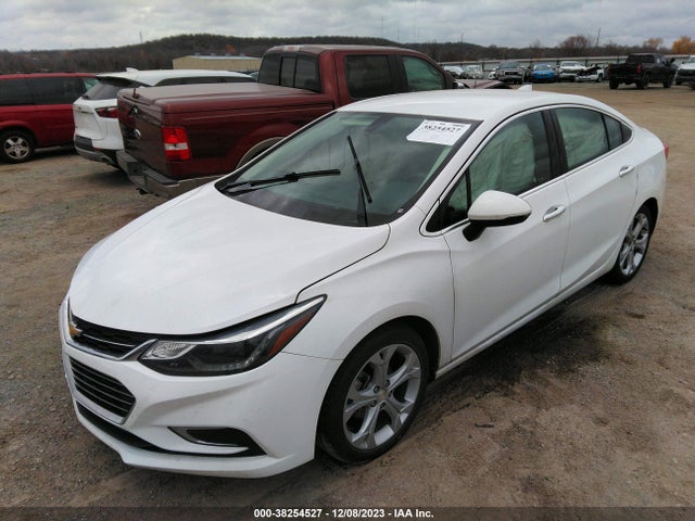 Chevrolet Cruze Premier Auto 2018 1G1BF5SM8J7159810 Image 2