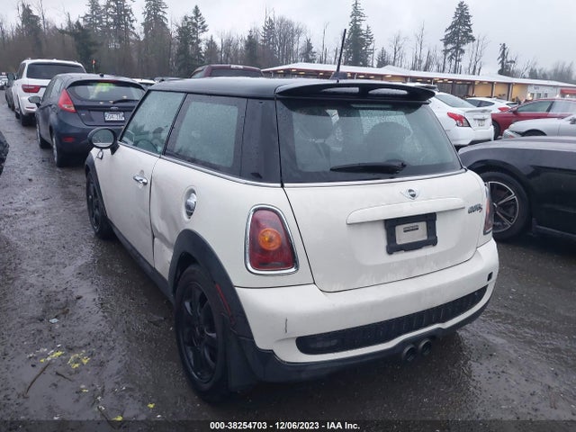 2009 MINI COOPER S WMWMF735X9TT99542 Photo 2
