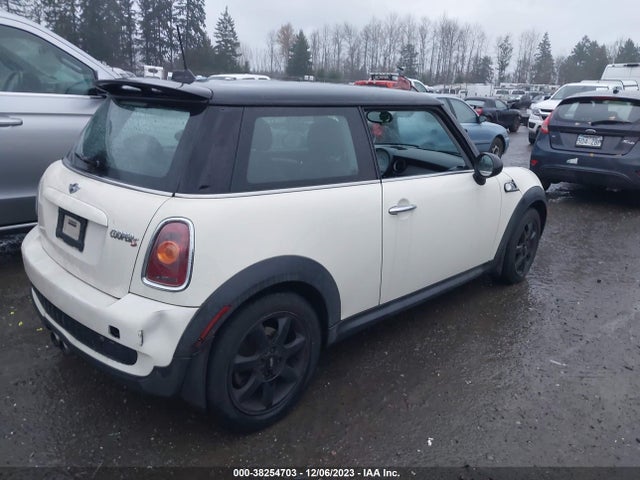 2009 MINI COOPER S WMWMF735X9TT99542 Photo 3