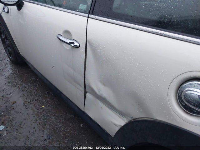 2009 MINI COOPER S WMWMF735X9TT99542 Photo 5