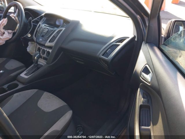 1FADP3F25EL321454 Ford FOCUS SE