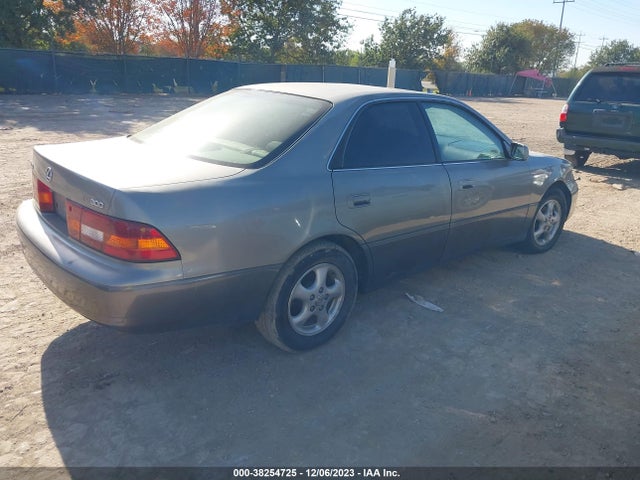 1998 LEXUS ES 300 VIN: JT8BF28G8W0097153