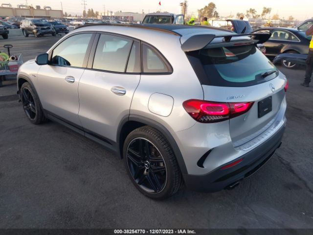2021 MERCEDES-BENZ AMG GLA 35 W1N4N5BB0MJ220424 Photo 2