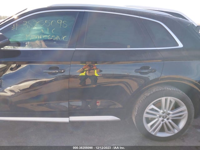 WA1BNAFY0K2035927 Audi Q5 45 Premium