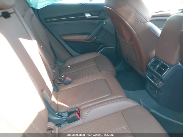 WA1BNAFY0K2035927 Audi Q5 45 Premium