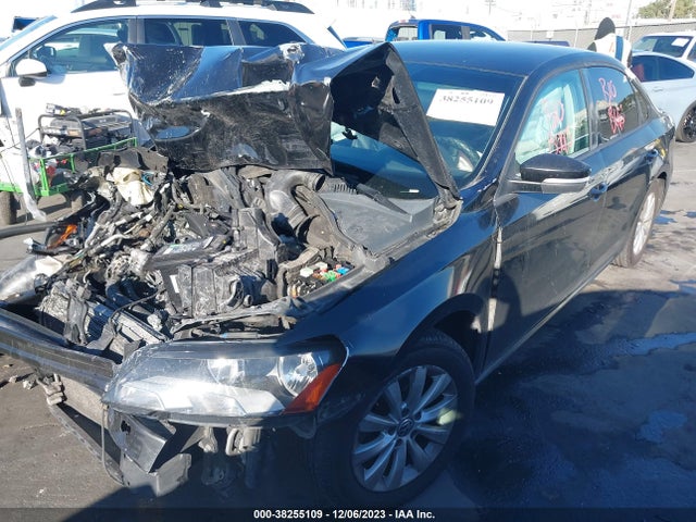 1VWAT7A3XEC107895 Volkswagen Passat 1.8t Wolfsburg Edition
