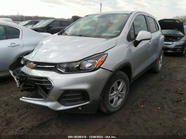 Chevrolet TRAX LS 2019 3GNCJKSB5KL321680 Image 2