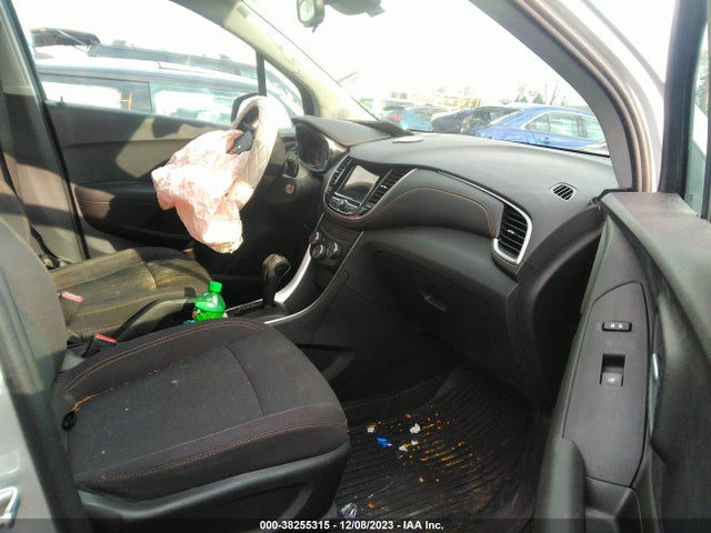 Chevrolet TRAX LS 2019 3GNCJKSB5KL321680 Image 5