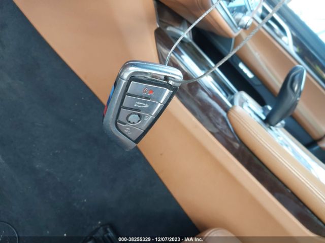 2016 BMW 740I WBA7E2C59GG547639 Photo 10