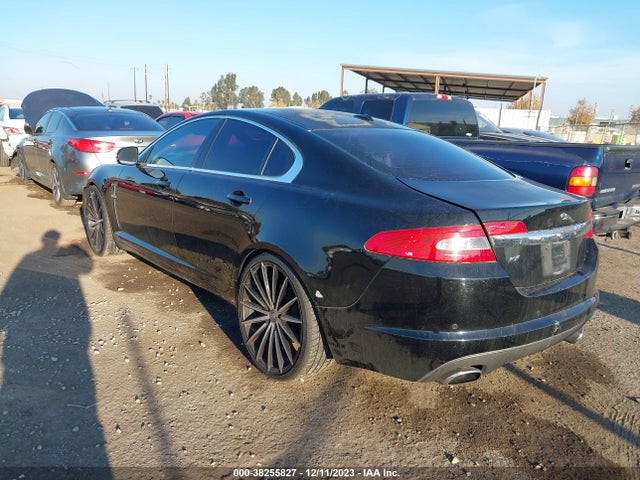 2011 JAGUAR XF SAJWA0FB0BLR97066 Photo 2