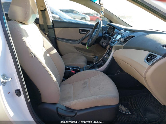 2015 HYUNDAI ELANTRA SE VIN: 5NPDH4AE9FH611653