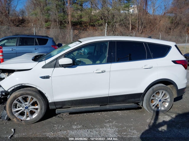 2019 FORD ESCAPE SE VIN: 1FMCU9GD5KUB21922