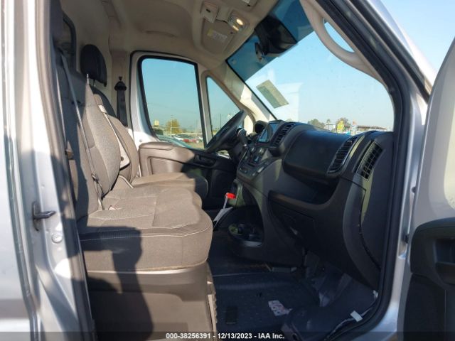 2022 RAM PROMASTER 1500 3C6LRVAGXNE105369 Photo 4