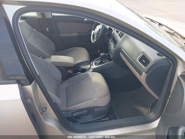 3VW2K7AJ3EM250708 Volkswagen Jetta 2.0l S