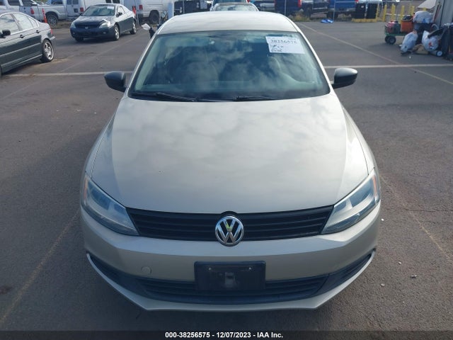 3VW2K7AJ3EM250708 Volkswagen Jetta 2.0l S