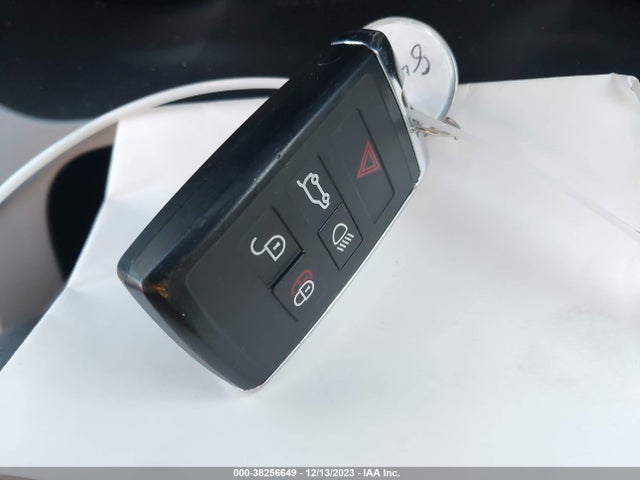 2018 JAGUAR E-PACE SADFJ2FX9J1Z08440 Photo 10