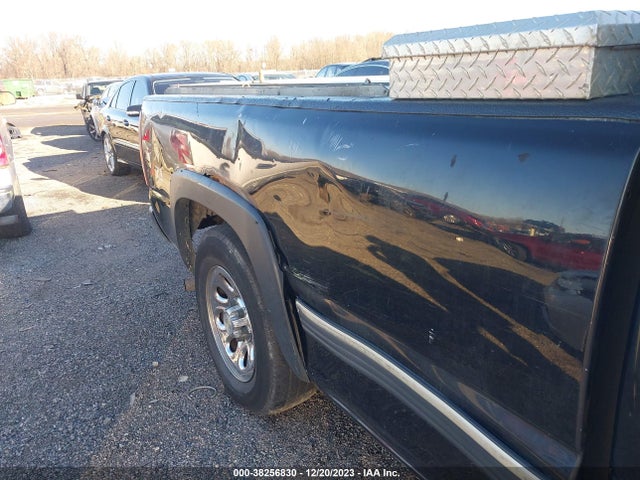 2001 CHEVROLET SILVERADO 1500 LS VIN: 1GCEK19T41E143315
