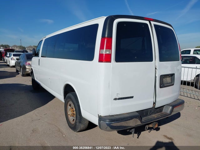 Chevrolet Express Passenger Ls 2016 1GAZGNFF0G1251027 Image 3