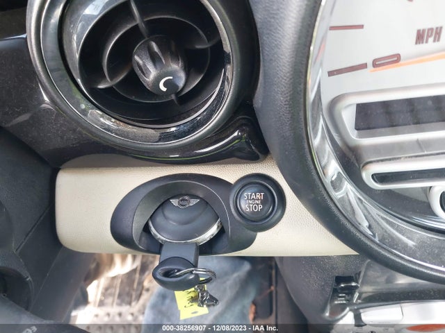 2010 MINI COOPER S WMWMS3C57ATY50600 Photo 10