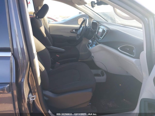 2C4RC1CG9PR533798 Chrysler Voyager Lx