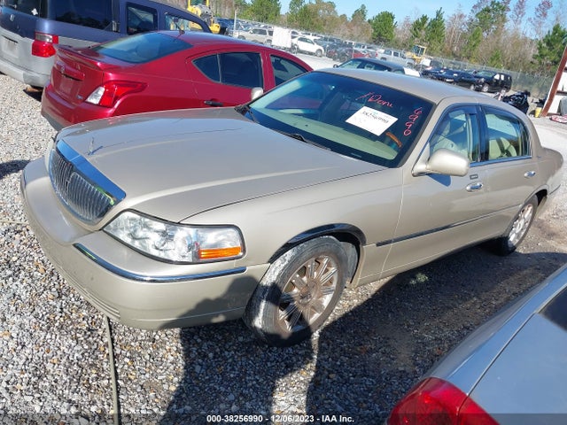 2008 LINCOLN TOWN CAR SIGNATURE LIMITED VIN: 2LNHM82V78X648510